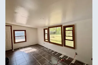 911 Kenmore Road, Rockford, IL 61108 - Photo 26