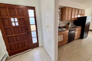 911 Kenmore Rd, Rockford, IL 61108 - Photo 4