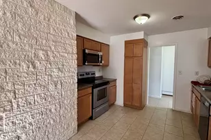 911 Kenmore Rd, Rockford, IL 61108 - Photo 6