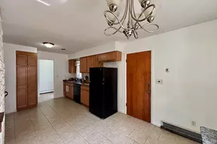 911 Kenmore Rd, Rockford, IL 61108 - Photo 8