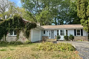 911 Kenmore Rd, Rockford, IL 61108 - Photo 2
