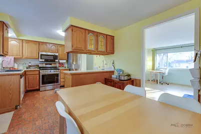 1914 Capital Court, Schaumburg, IL 60193 - Photo 6