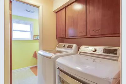 1914 Capital Court, Schaumburg, IL 60193 - Photo 12