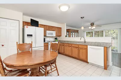 2714 Whitlock Drive, Darien, IL 60561 - Photo 8