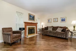 2714 Whitlock Dr, Darien, IL 60561 - Photo 4