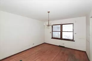 1326 Summit Dr, Schaumburg, IL 60193 - Photo 8