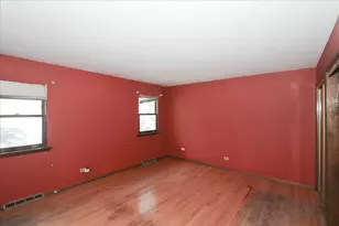 1326 Summit Dr, Schaumburg, IL 60193 - Photo 20