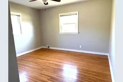 704 E 9th Street, Lockport, IL 60441 - Photo 16