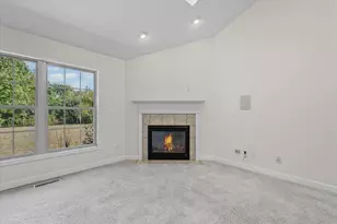 1012 Waters Edge Rd, Champaign, IL 61822 - Photo 10