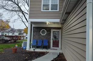 1151 Regency Ct, Schaumburg, IL 60193 - Photo 2