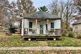 117 W South St, Cerro Gordo, IL 61818 - Photo 2