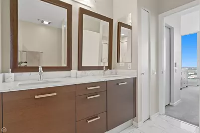 [Address not provided], Chicago, IL 60654 - Photo 18