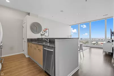 [Address not provided], Chicago, IL 60654 - Photo 14