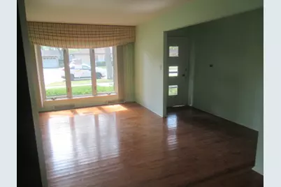 928 Woodland Drive, Wheeling, IL 60090 - Photo 2