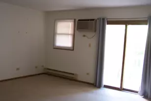 4302 W Shamrock Ln, McHenry, IL 60050 - Photo 4