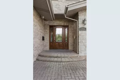 244 N Jackson Road, Clarendon Hills, IL 60514 - Photo 2