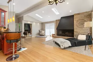 244 N Jackson Rd, Clarendon Hills, IL 60514 - Photo 6