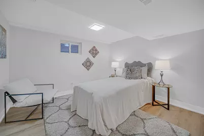 5349 N Meade Avenue, Chicago, IL 60630 - Photo 16