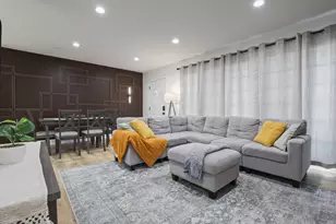 7125 Simpson St, Morton Grove, IL 60053 - Photo 2