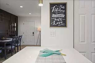 7125 Simpson St, Morton Grove, IL 60053 - Photo 12