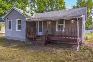 306 E Martin St, Forrest, IL 61741 - Photo 4