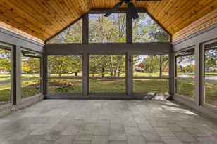 4002 Lakepoint Rd, Champaign, IL 61822 - Photo 10