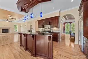 27 W Onwentsia Rd, Lake Forest, IL 60045 - Photo 22