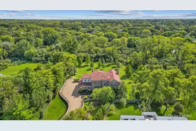 27 W Onwentsia Road, Lake Forest, IL 60045 - Photo 2