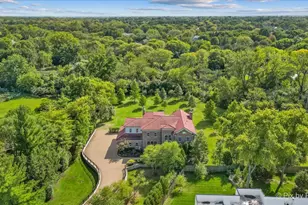 27 W Onwentsia Rd, Lake Forest, IL 60045 - Photo 2