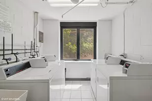 9701 N Dee Rd, Niles, IL 60714 - Photo 14