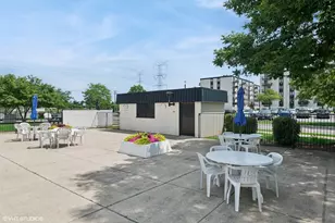 9701 N Dee Rd, Niles, IL 60714 - Photo 22