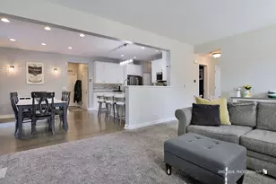 2800 Sweet Clover Way, Wauconda, IL 60084 - Photo 8