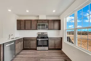 436 Lakeshore Ct, Saint Charles, IL 60174 - Photo 2