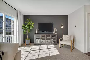 438 Lakeshore Ct, Saint Charles, IL 60174 - Photo 8