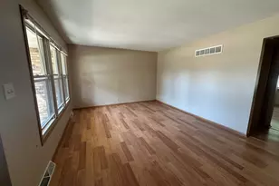 907A Carlisle Dr, Rochelle, IL 61068 - Photo 2