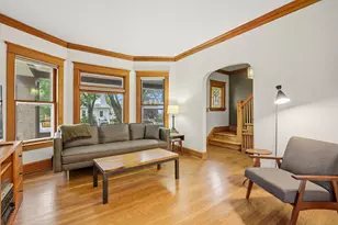1034 S Euclid Ave, Oak Park, IL 60304 - Photo 2