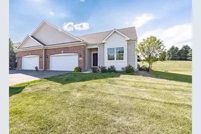 136 Valencia Parkway, Gilberts, IL 60136 - Photo 1