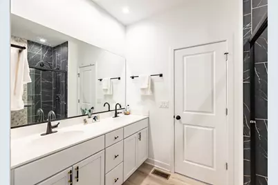 136 Valencia Parkway, Gilberts, IL 60136 - Photo 22