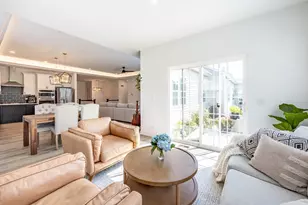 136 Valencia Pkwy, Gilberts, IL 60136 - Photo 2