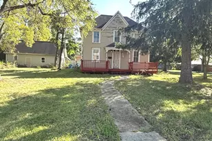 574 Herman St, Crete, IL 60417 - Photo 2