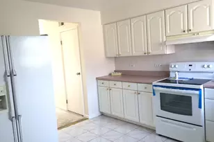 9461 Bay Colony Dr, Des Plaines, IL 60016 - Photo 4