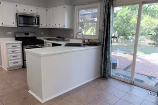 97 N Walnut Ln, Schaumburg, IL 60194 - Photo 6