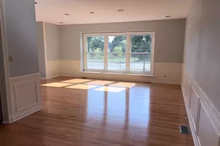 97 N Walnut Ln, Schaumburg, IL 60194 - Photo 4