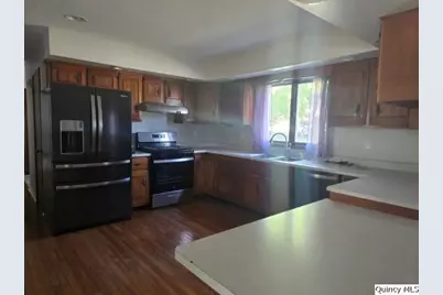 1797 E County Rd 1540 N, Carthage, IL 62321 - Photo 4