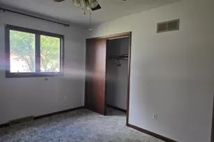 1797 E County Rd 1540 N, Carthage, IL 62321 - Photo 8