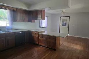 1797 E County Rd 1540 N, Carthage, IL 62321 - Photo 2