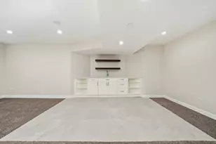 926 E Crest Ave, Addison, IL 60101 - Photo 10