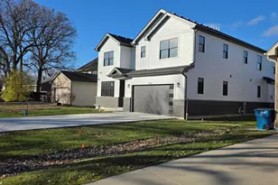 926 E Crest Ave, Addison, IL 60101 - Photo 4