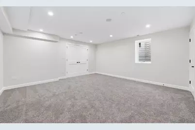 926 E Crest Avenue, Addison, IL 60101 - Photo 8