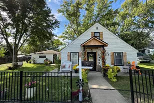 409 Cayuga St, Joliet, IL 60432 - Photo 1